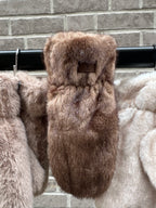 Fäustlinge aus Kunstpelz