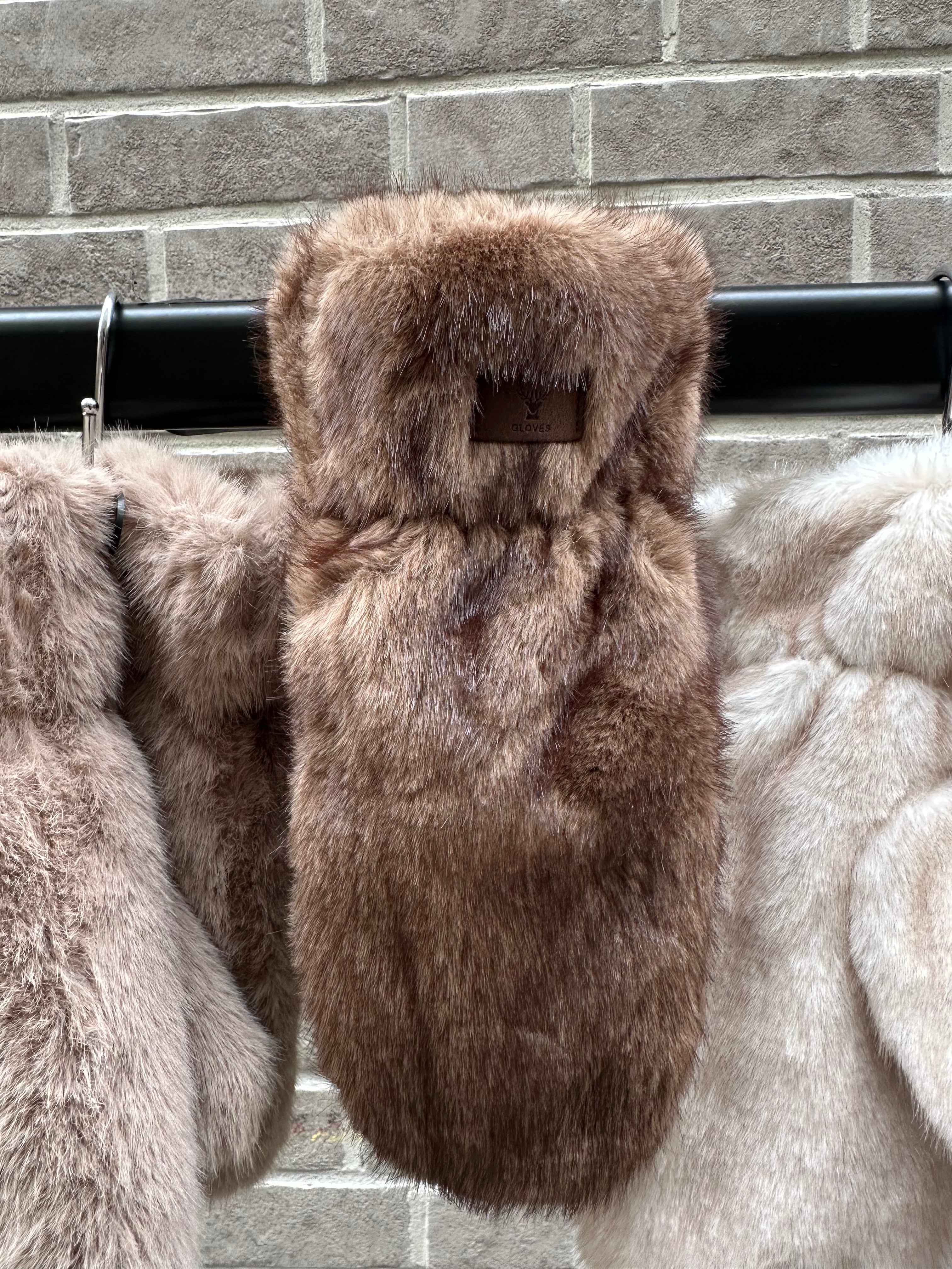 Fäustlinge aus Kunstpelz